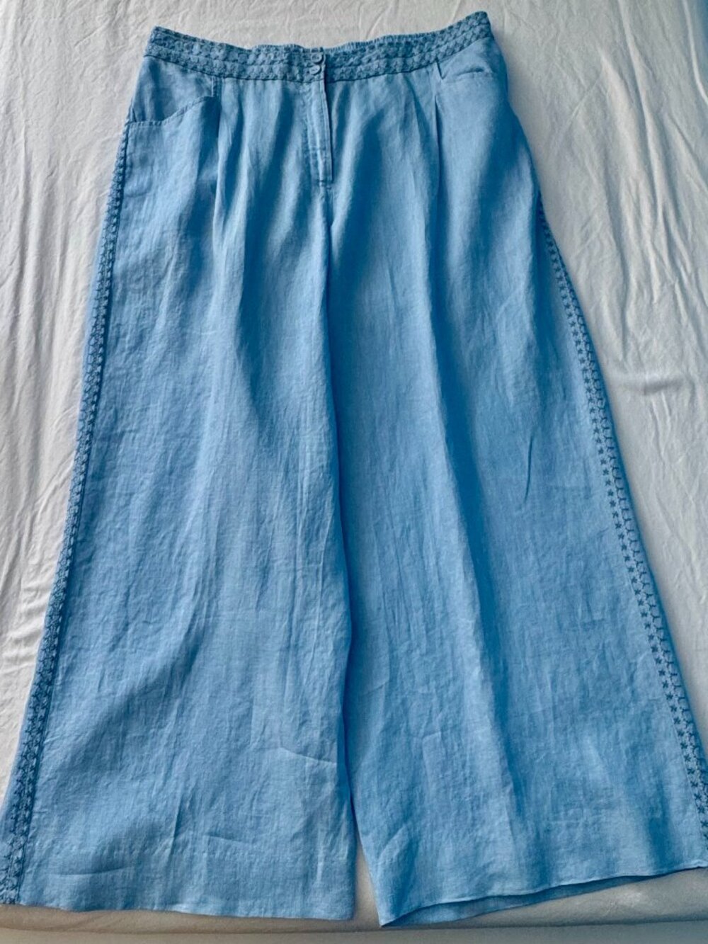 Johnny Was 100% blue linen XL wide leg pants with embroidery